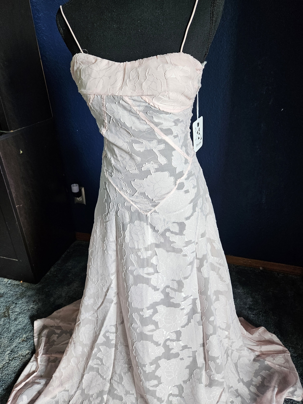 Showpo Pale Pink Floral Lace Maxi Dress size small nwt - Picture 4 of 9
